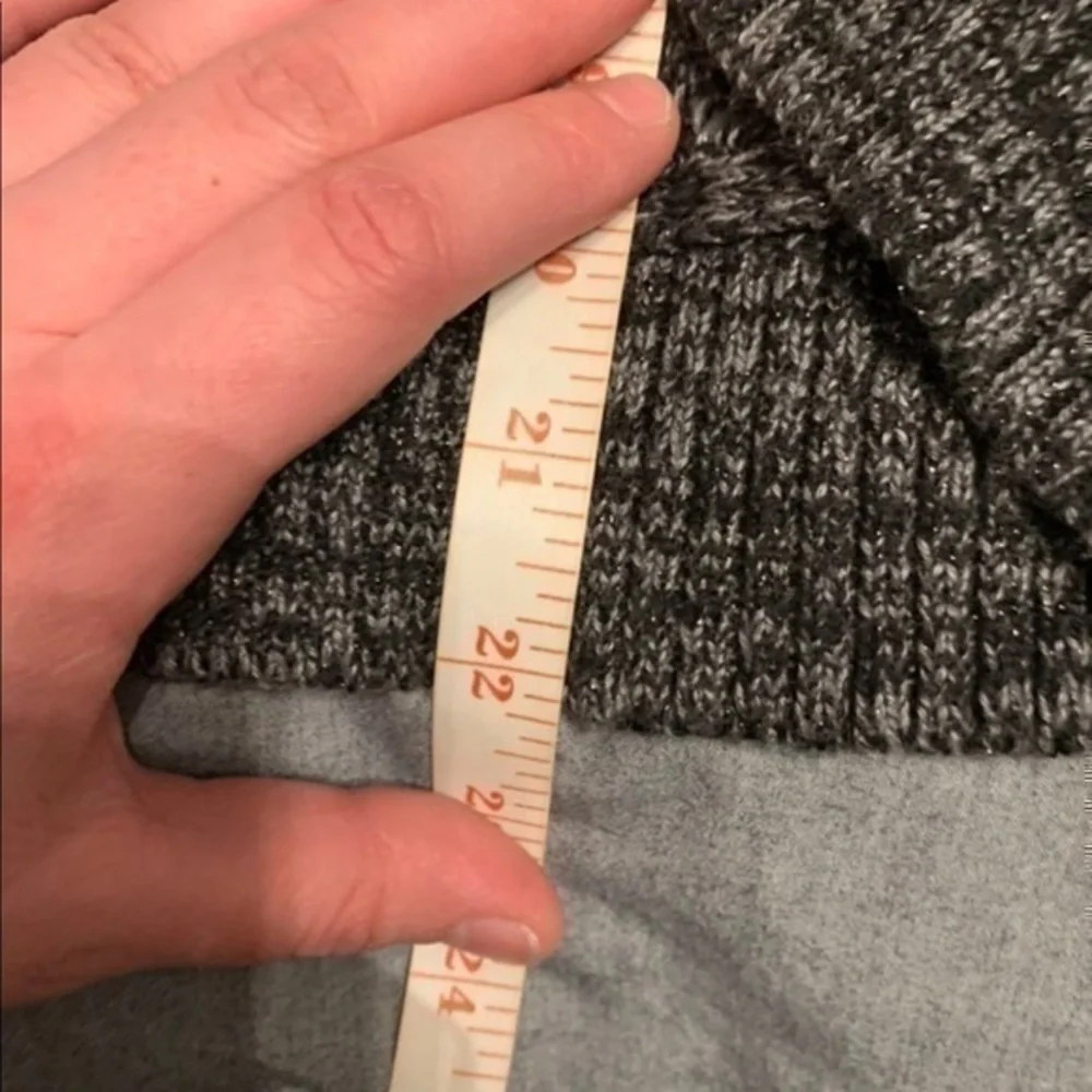 Grey cardigan checkered knitted girls, size 16 /18 justice share a smile